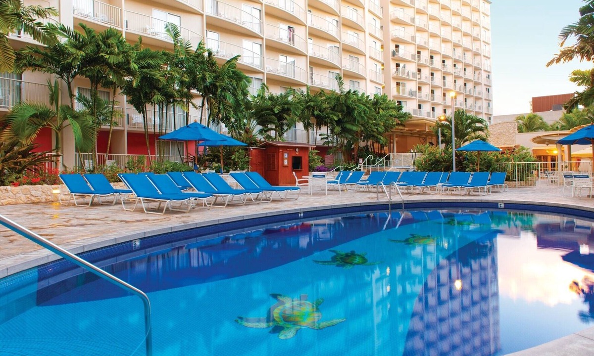 Waikiki Condo | 10 minute walk from beach, shopping, and dining