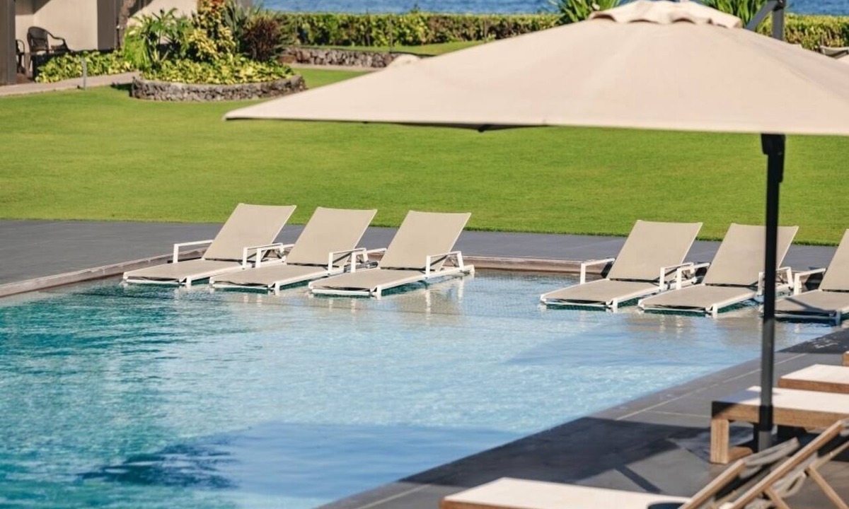 Kahului Hotel | 2 Family Friendly Units Steps from the Beach | Outdoor Pool | Free Shuttle
