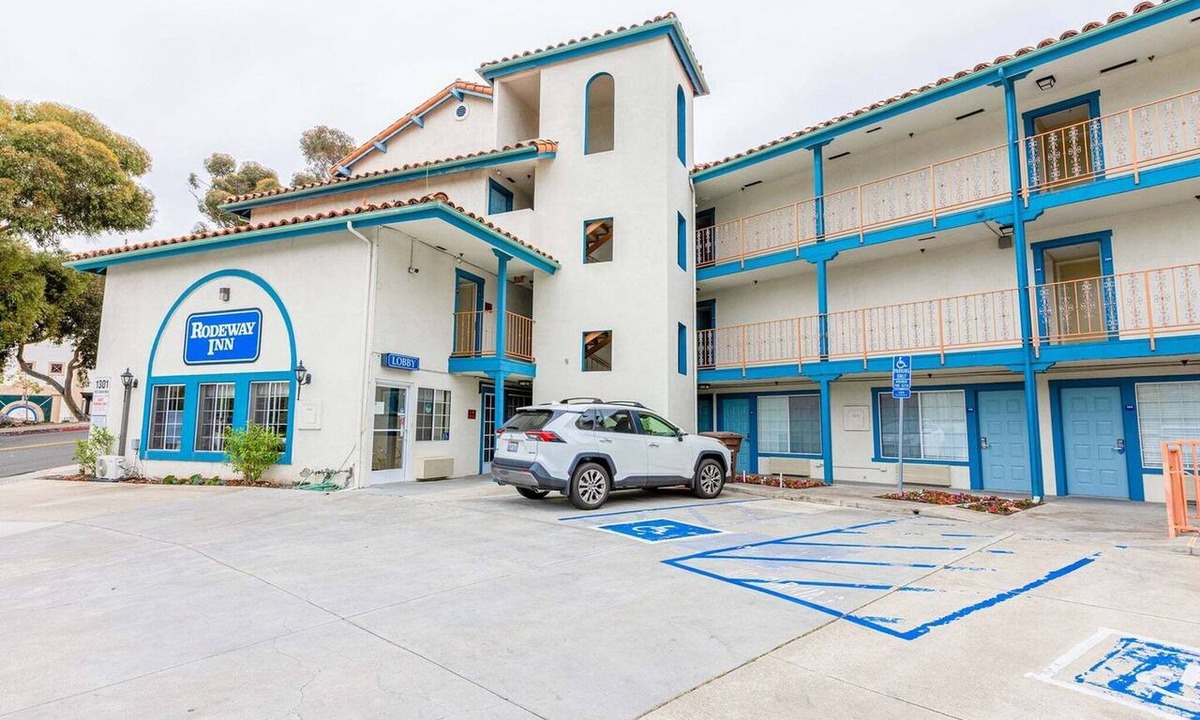 San Clemente Apartment | 2 Queen Bed | Smoking