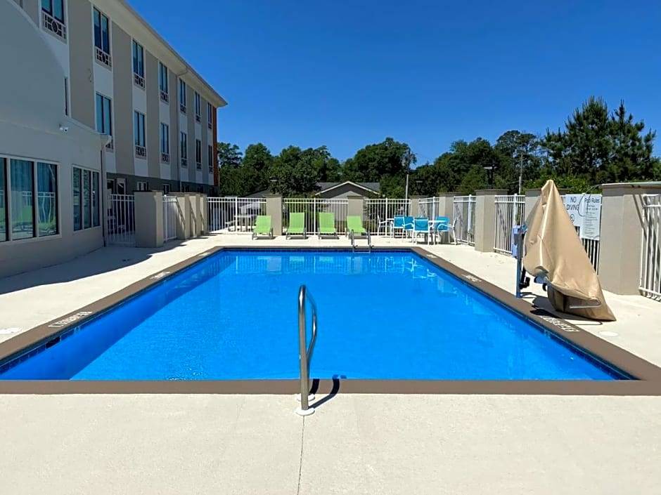 Enterprise Hotel | 2-Star Hotel ∙ Holiday Inn Express & Suites - Enterprise, an IHG Hotel