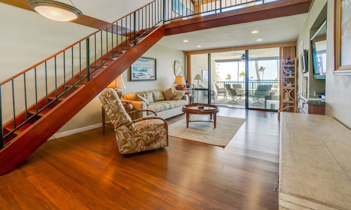 Keauhou Condo | 2 Story top level AC unit 2 bdrms w/Large Loft with 2 twin beds & bathrm SUNSETS