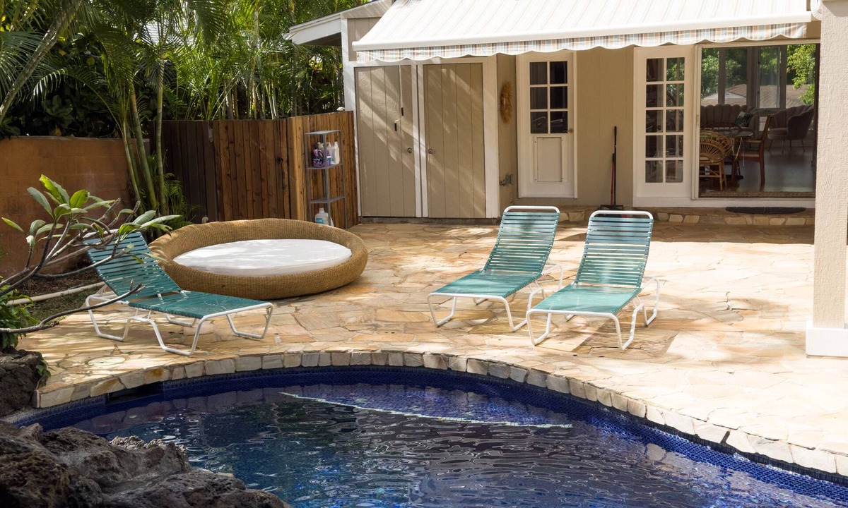 Diamond Head - Kapahulu - St. Louis House | 3-bedroom house in Waikiki with pool/jacuzzi, walking distance from the beach