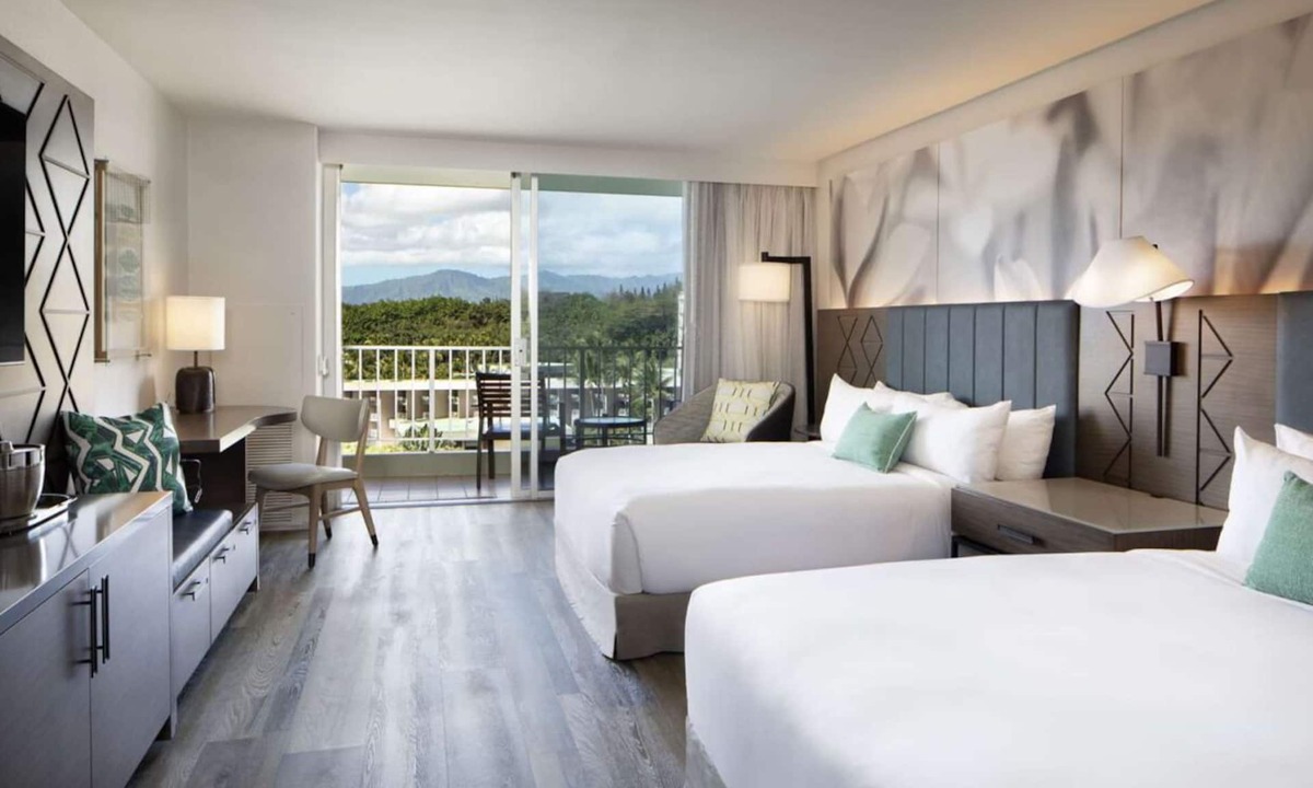Lihue Hotel | 3 Big Rooms w/Balconies Close to Wailua Falls! Beachfront Location w/Pool!