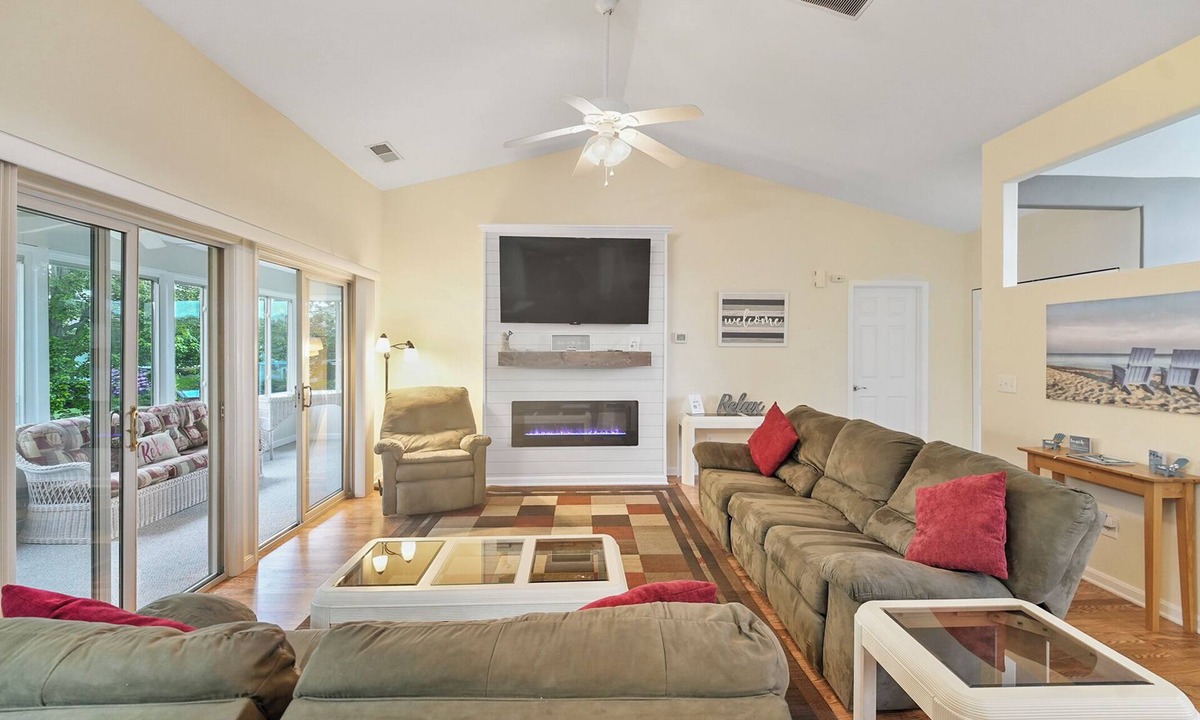 Plantations East Condo | 3BR Lewes Condo Near Beaches | 2 Kings + Screened Porch