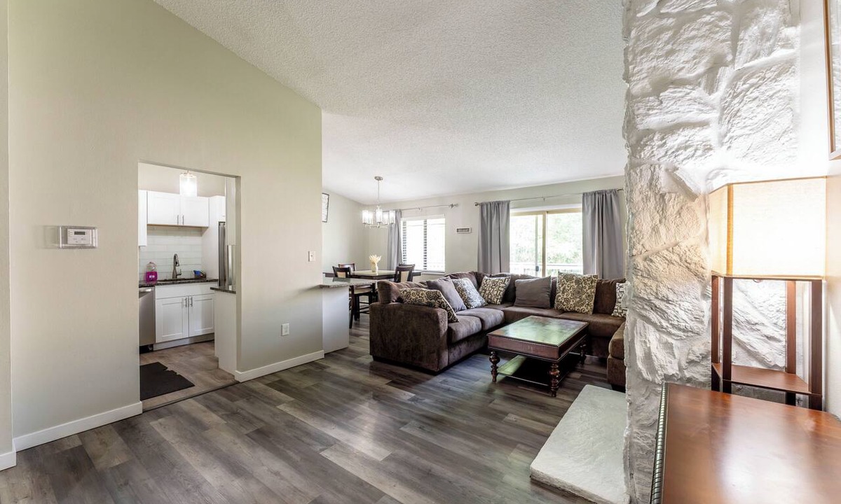 Aurora House | 4-bedroom house in nice Aurora with cool AC for relaxing stays