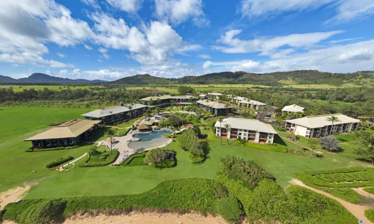 Hanamaulu Resort | 4 Star Beach Front Luxury Resort, Lanai Ocean View, 1 minute walk to the beach