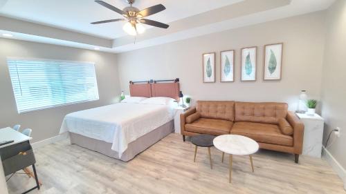 Keaau House | Air Conditioned Studio King Bed Free Laundry