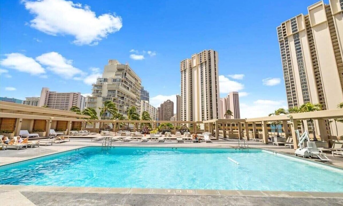 Ala Moana Apartment | Ala Moana Studio 804 Deluxe Mountain View Suite