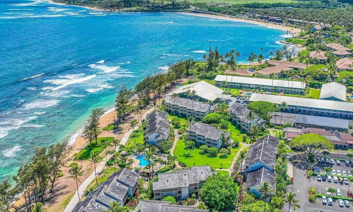 Kapaa Resort | Amazing resort in Kapaa on the beach w/WiFi and AC, perfect for your getaway