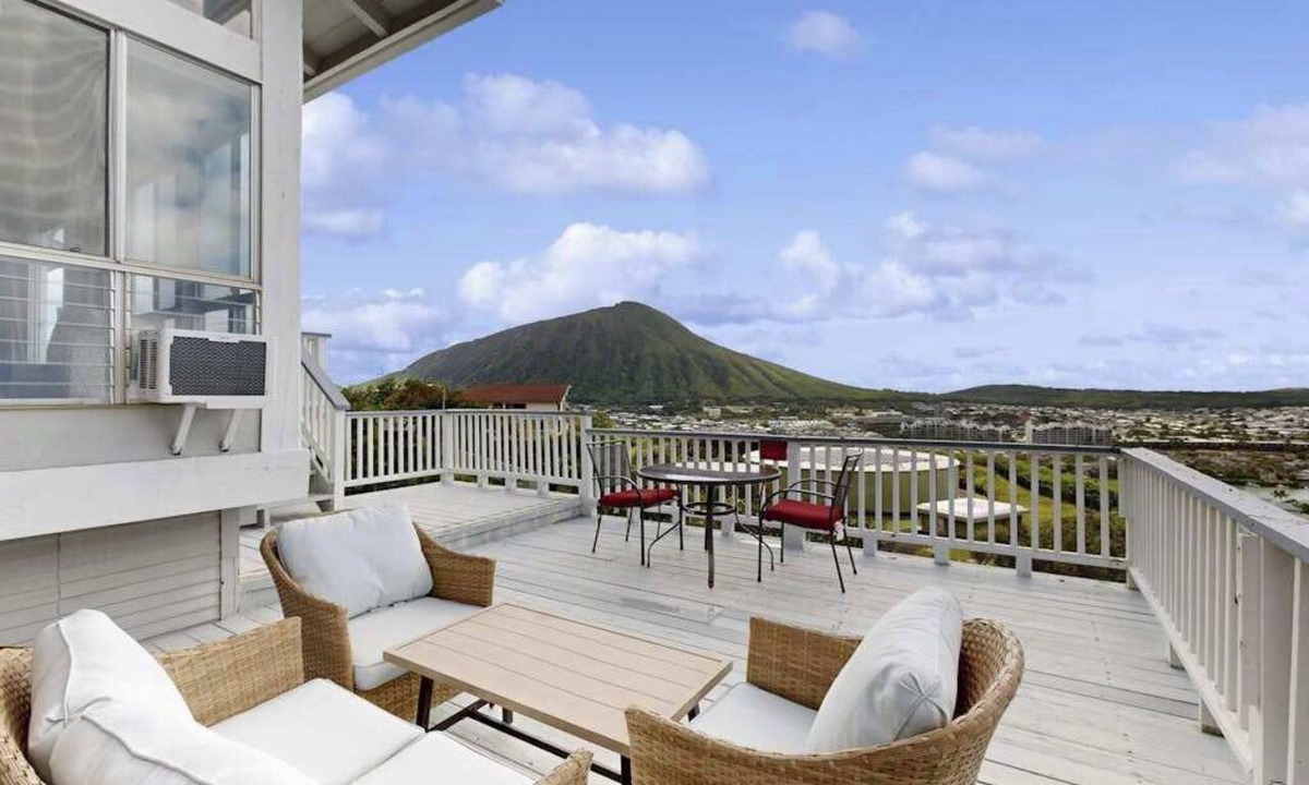 Hawaii Kai House | August Special! Hawaii Kai Dream with Ocean Views & Big Lanai