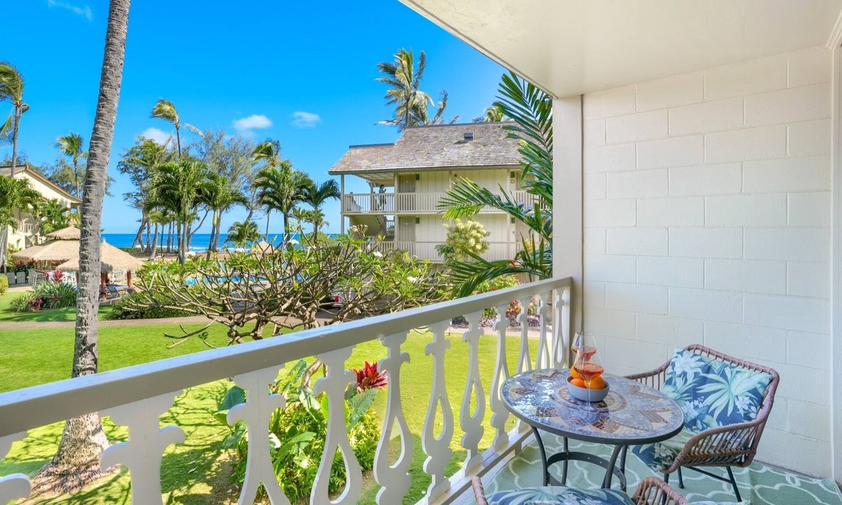 Wailua Apartment | Beachfront Ocean View, Split AC, Sunrise Views