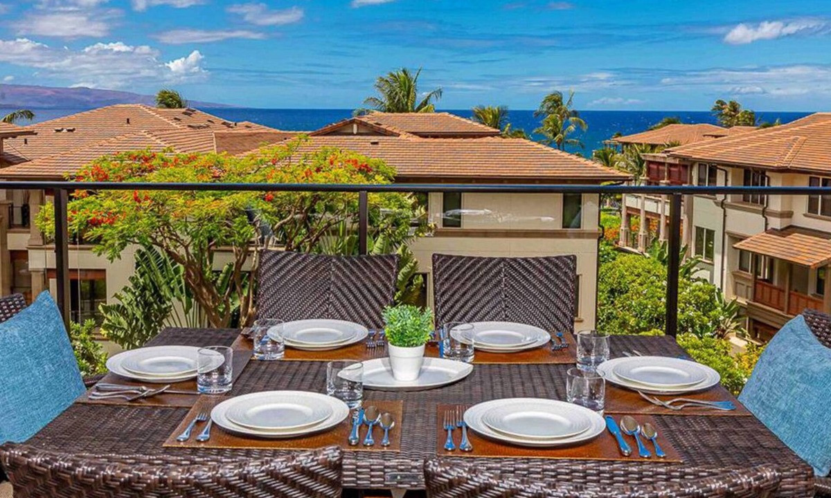 Wailea Villa | Beachfront Wailea penthouse w/ocean views and pool access