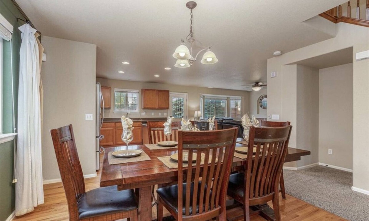 Aurora House | Beautiful quiet bedroom nearby Walmart and hospital