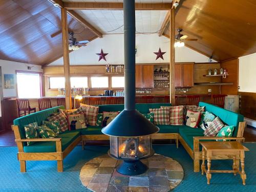 Winhall Bed & Breakfast | Bromley View Inn