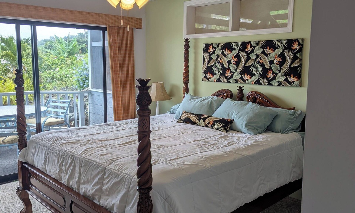 Kahaluu-Keauhou Apartment | Comfortable and spacious one bedroom Ohana unit with Cal King Bed, pool access.