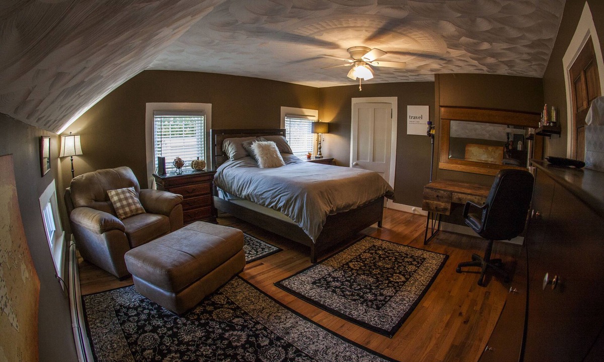 Vernon Apartment | Comfortable place to work, Priced per-person rate