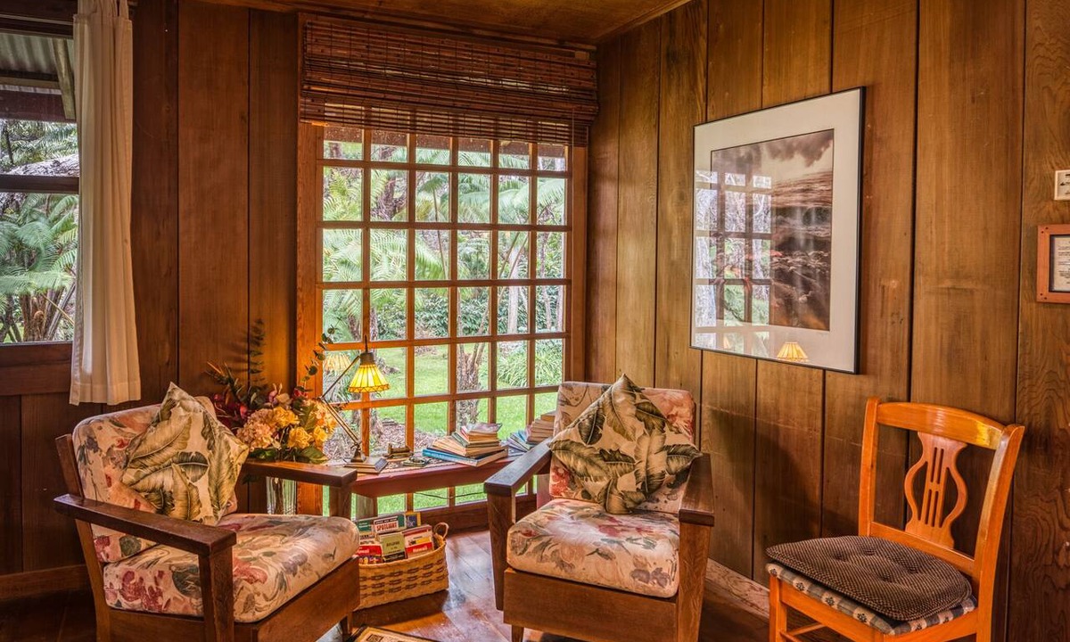 Volcano Cabin | crater rim cabin garden view