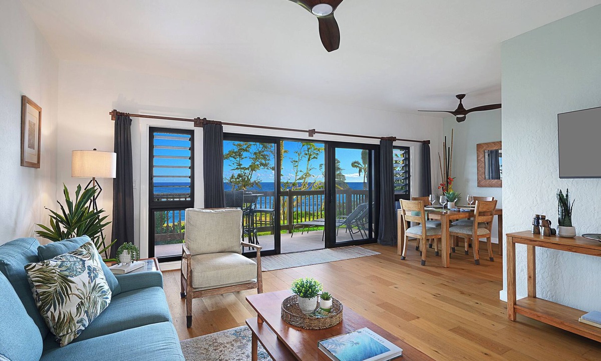 Lihue Condo | Direct Ocean Front, Renovated1 Bdrm Condo with Sweeping Views of the East Shore