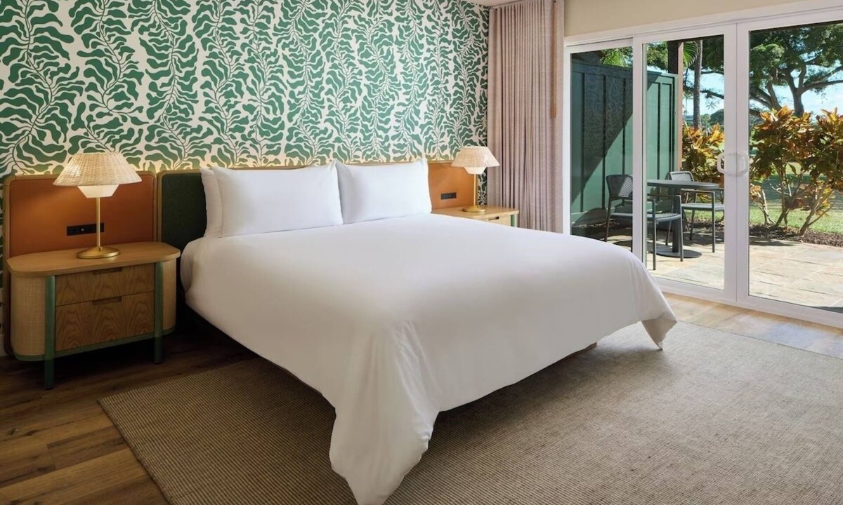 Lahaina Hotel | Dive Into Your Summer Vacation! Garden View, Outdoor Pool, Beachfront