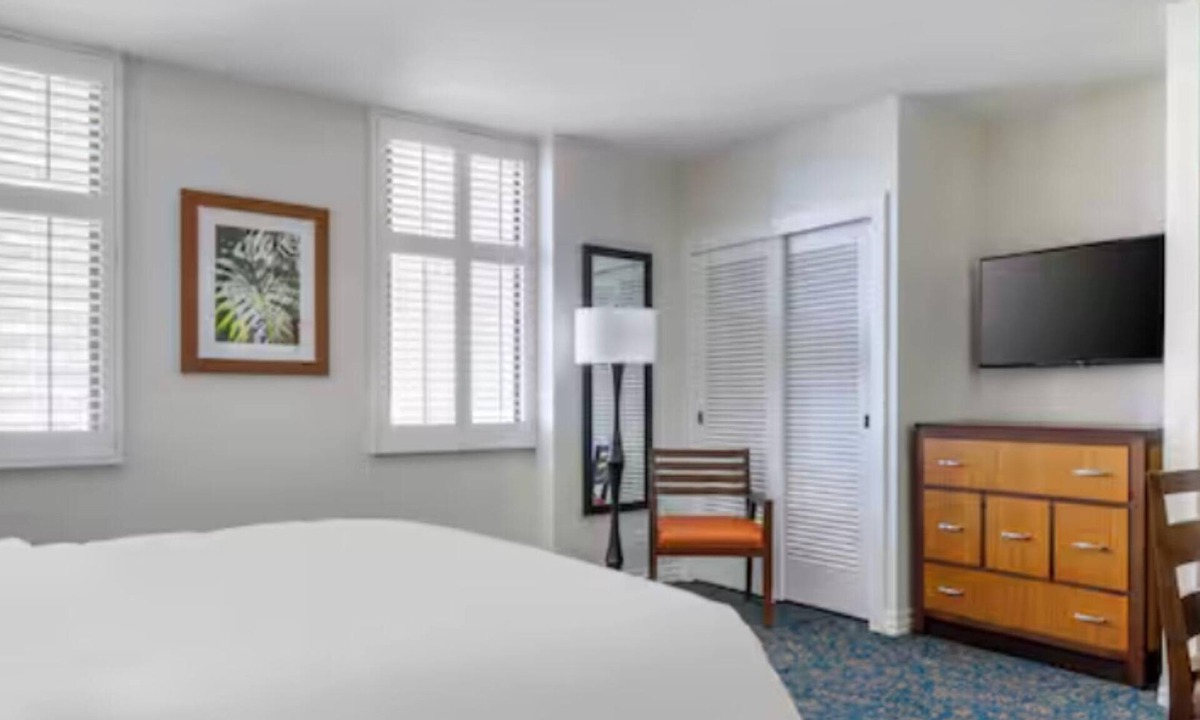 Waikiki Resort | Escape to Paradise at Lagoon Tower by Hilton Grand Vacations – Studio Retreat!