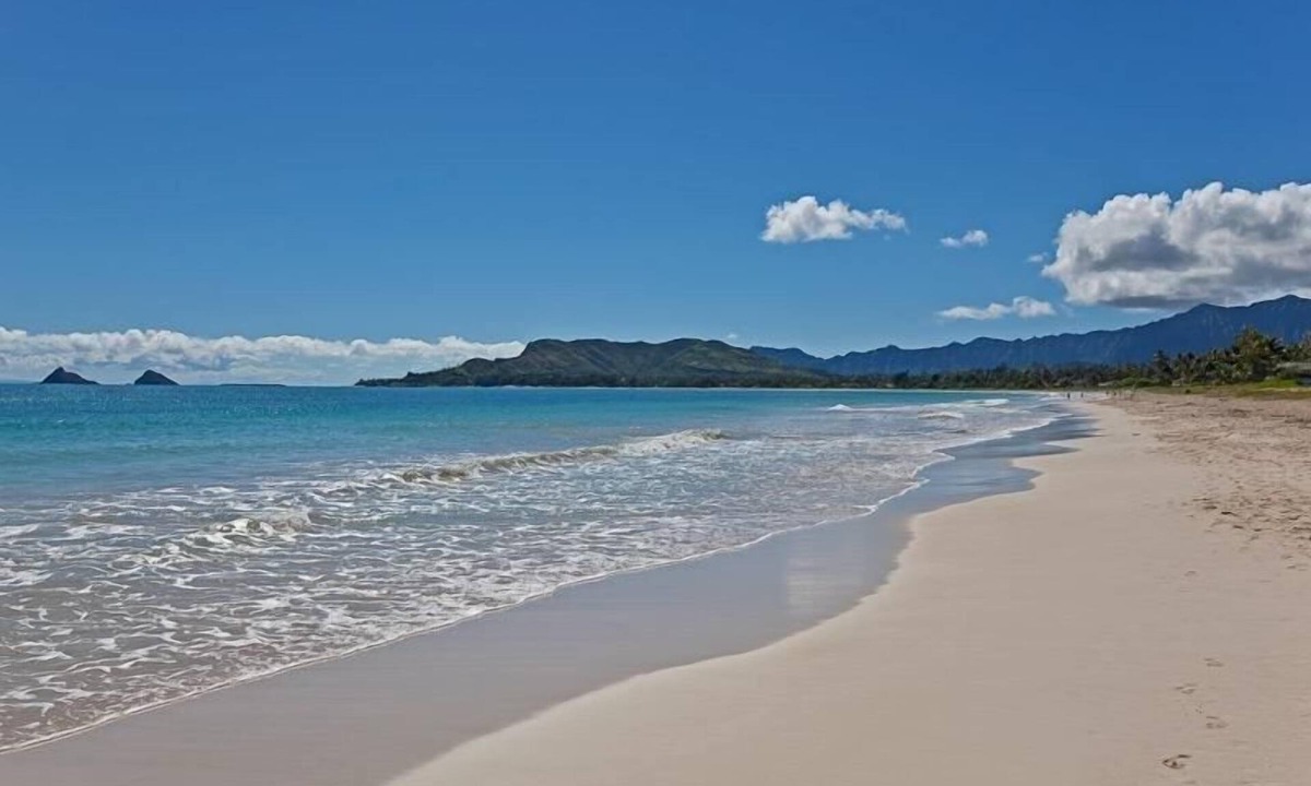 Kailua House | Fabulous Luxury Kailua Beachfront Private pool and Hot Tub