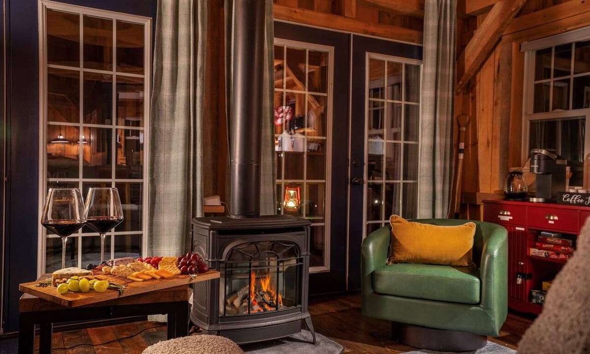 Bethel Cabin | Fall Escape Private Hot Tub Near Sunday River