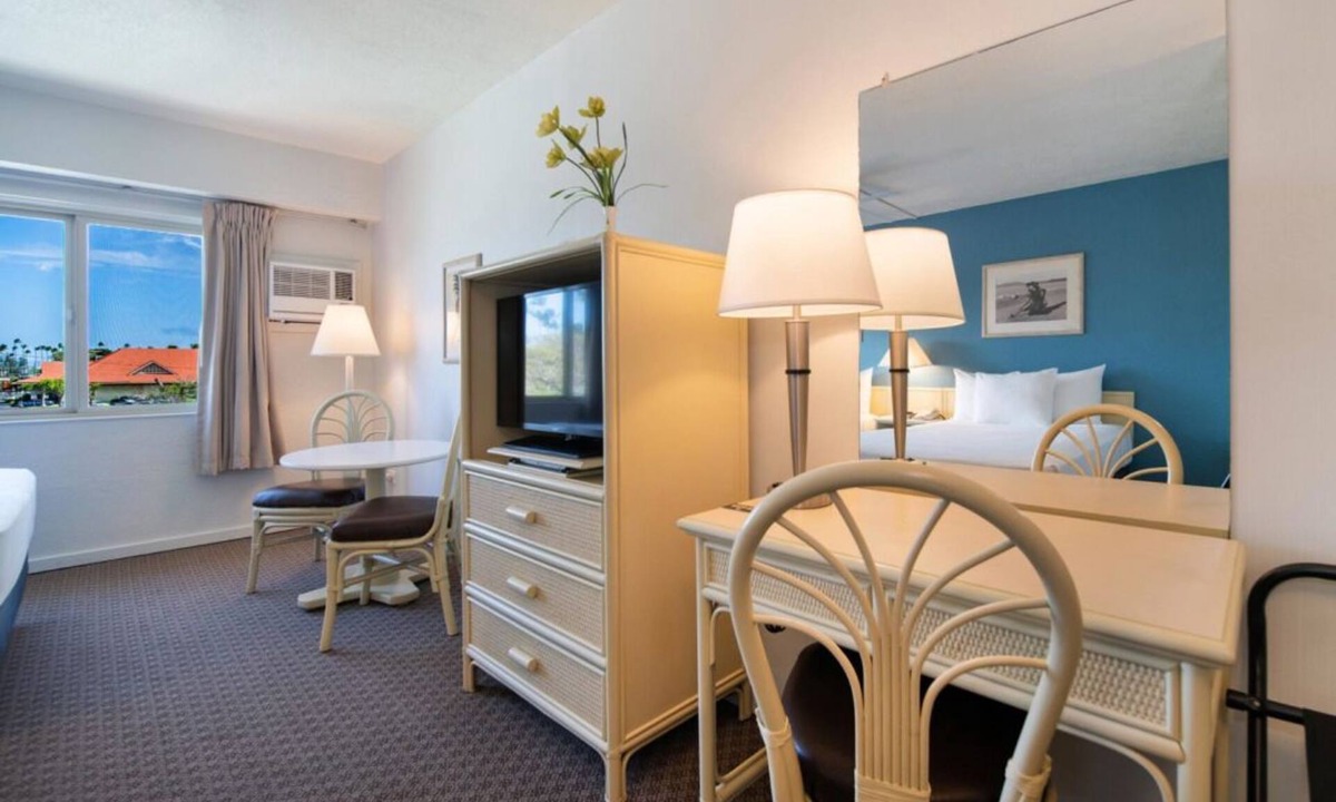 Kahului House | Family & Friends Getaway! 4 Comfortable Units, Minutes Iao Valley State Park!