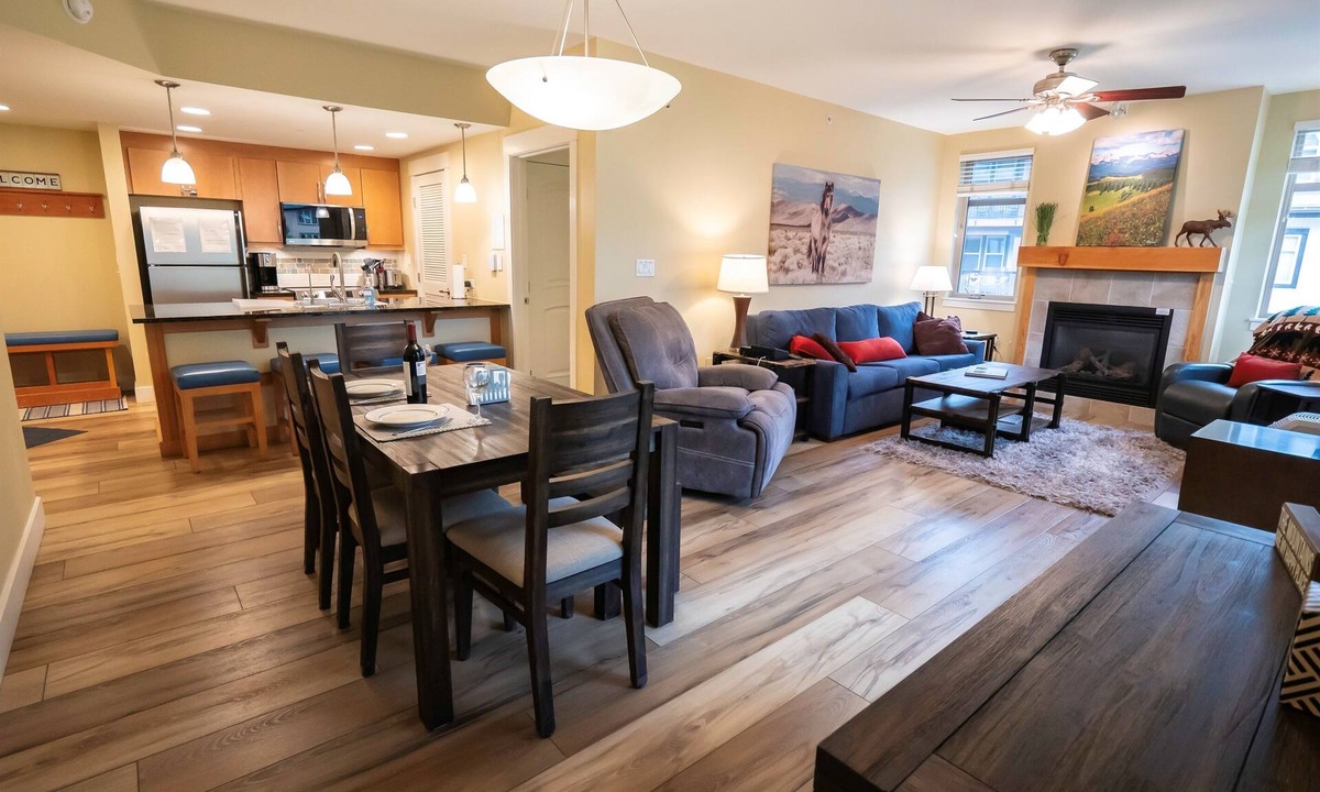 Winter Park Condo | Front Corner at Base: 3 King Beds, Deck, Views