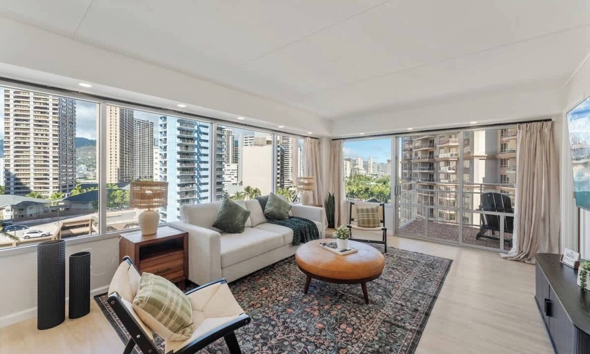 Waikiki Apartment | Fully Renovated Beautiful 2bdrm @ Ilikai