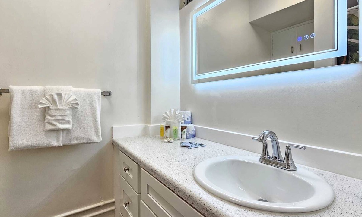 Waikiki Apartment | Furnished monthly rental Waikiki Neighborhood 102