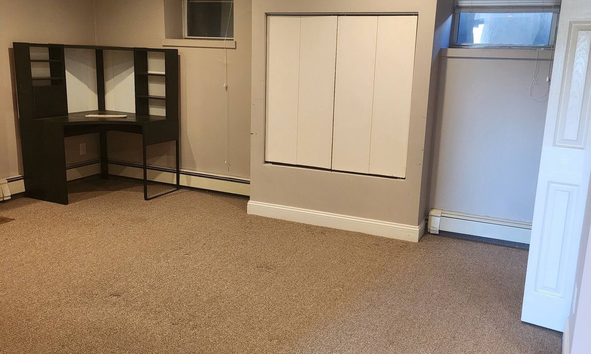 Medford Street - The Neck Apartment | Great location, Longterm or short term rental in Charlestown