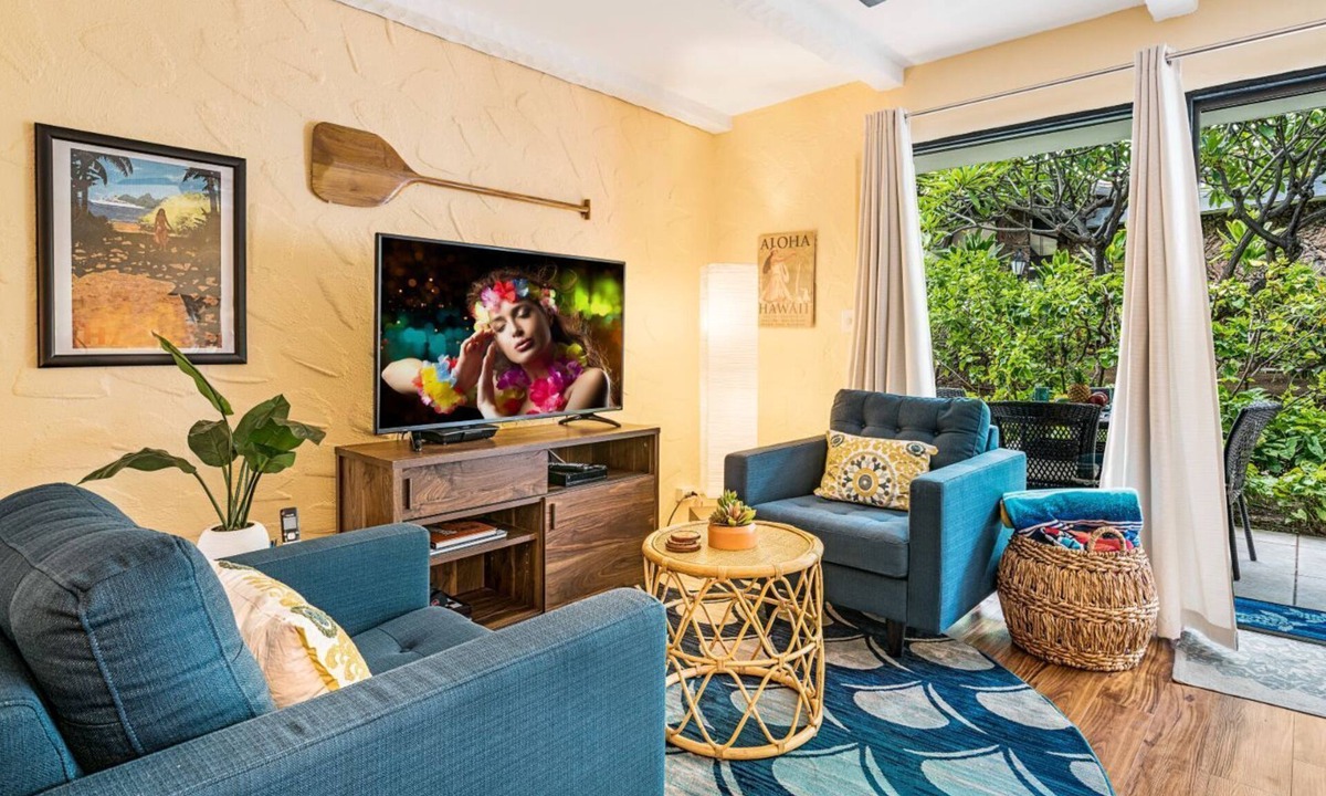 Kailua-Kona Condo | 🏖️Ground Floor Fully Upgraded Kona Condo Steps to Ocean Pool | AC