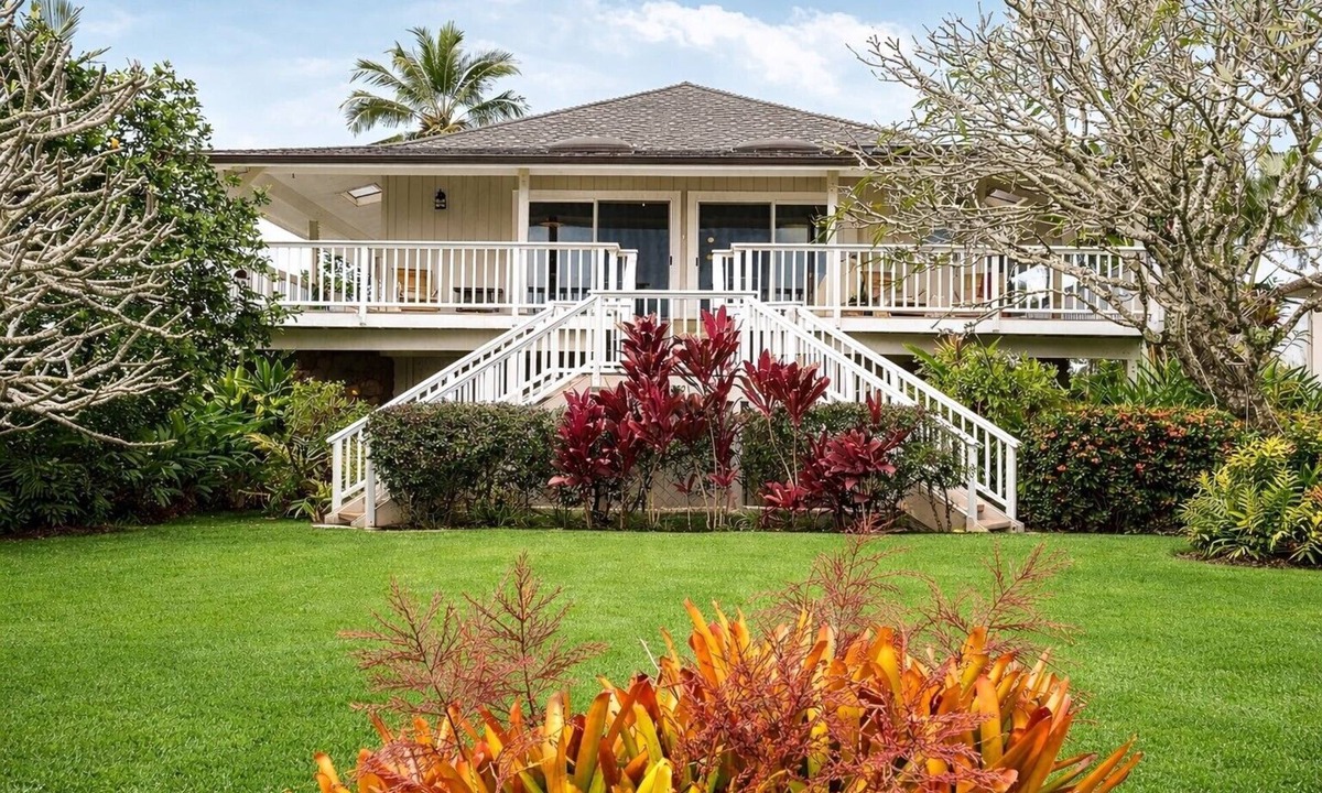 Princeville House | Hawaiian Classic on Golf Course with Stunning Views