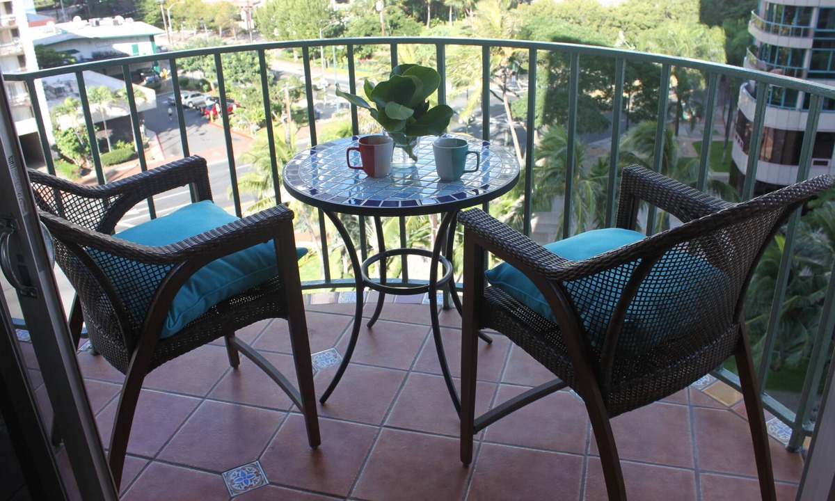 McCully - Moiliili Condo | Hawaiian, Family Friendly Accommodation - Free Parking