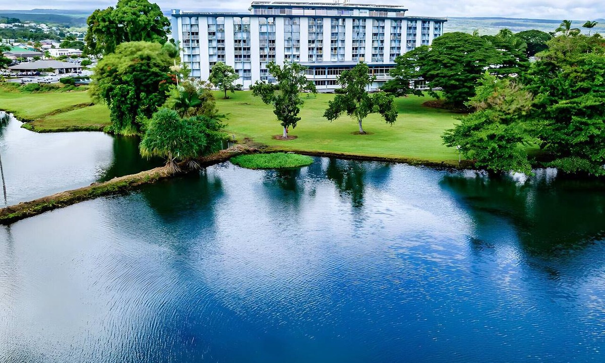 Hilo Condo | Hilo Lagoon Centre - 4BR Condos - Sleeps 12