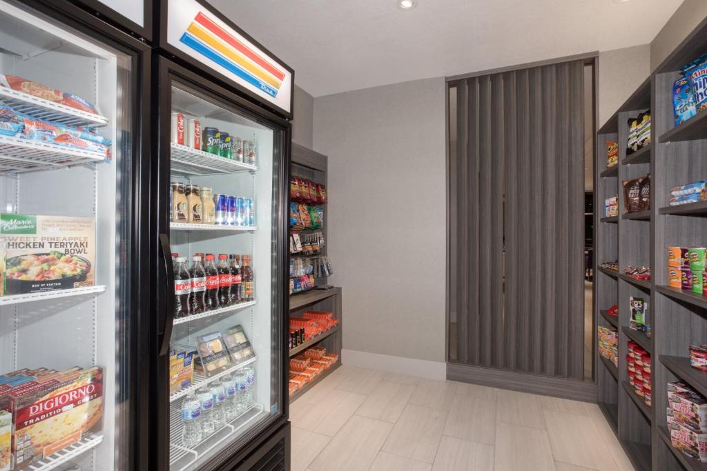 Brighton Hotel | Holiday Inn Express & Suites - Denver NE - Brighton by IHG