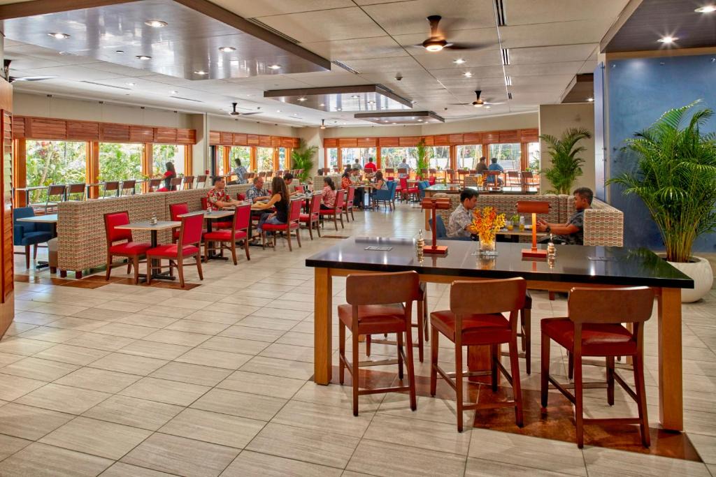 Waikiki Resort | Holiday Inn Express Waikiki by IHG
