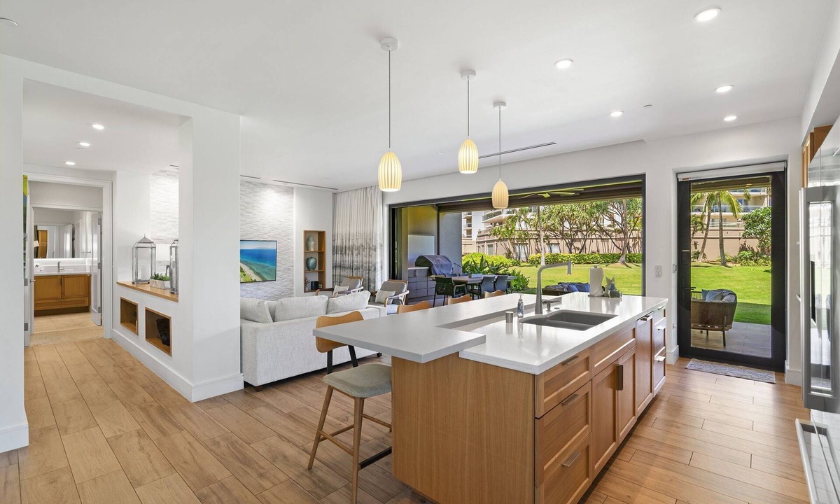 Honokowai Villa | Honua Kai Luana Garden Villas 7B: Luxury 3BR Condo in Kaanapali, Outdoor Kitchen