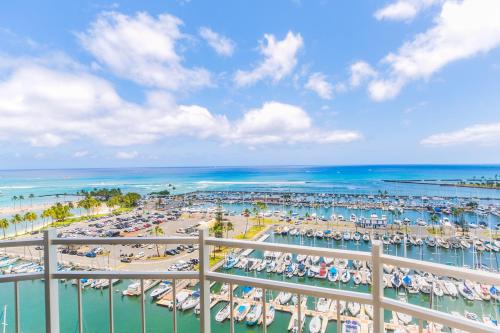Waikiki House | Ilikai Marina 1684