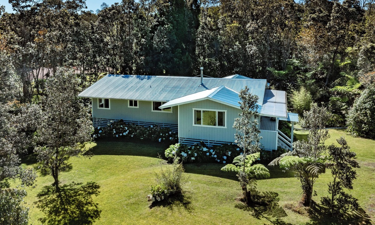 Volcano House | In the Heart of Volcano Village