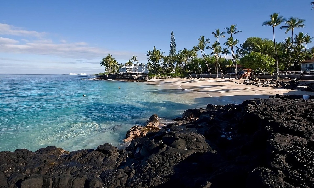 Historic Kailua Village Hotel | Island Base w/Pool, Daily Yoga & Urban Bikes – Relax or Adventure Freely