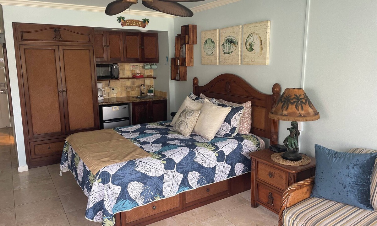 Wailua Apartment | Islander On The Beach - Oceanfront Resort/Oceanview Unit 244