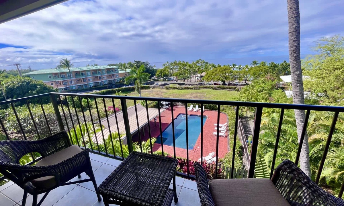 Kahaluu Bay Condo | Kahaluu Bay Villas | 4 Lanais w/Ocean Views