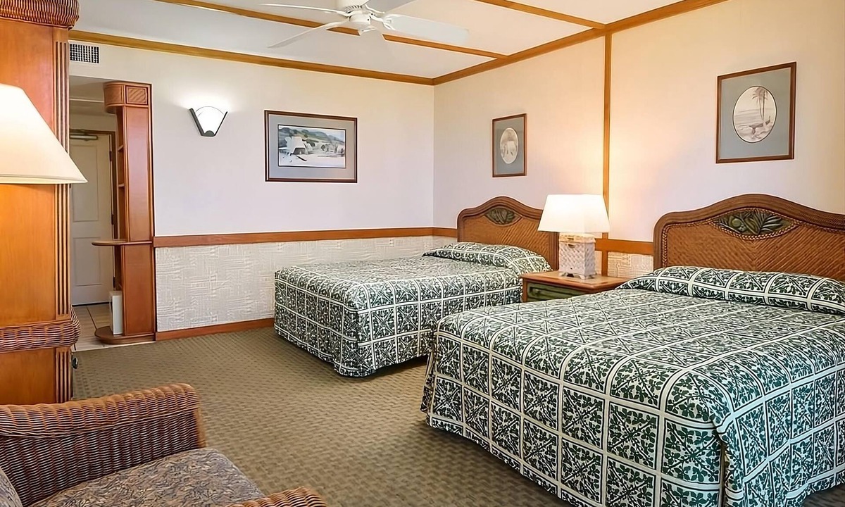 Kaanapali Hotel | Kick Off Your Adventure Gateway to Maui! 3 Contemporary Units, With Outdoor Pool
