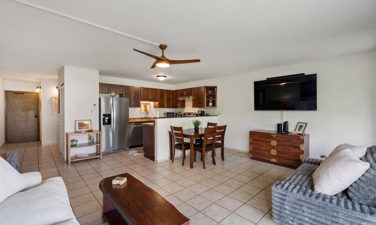Kihei Condo | Kihei Alii Kai A 302 - HUGE lanai! Kamaole Beach is steps away