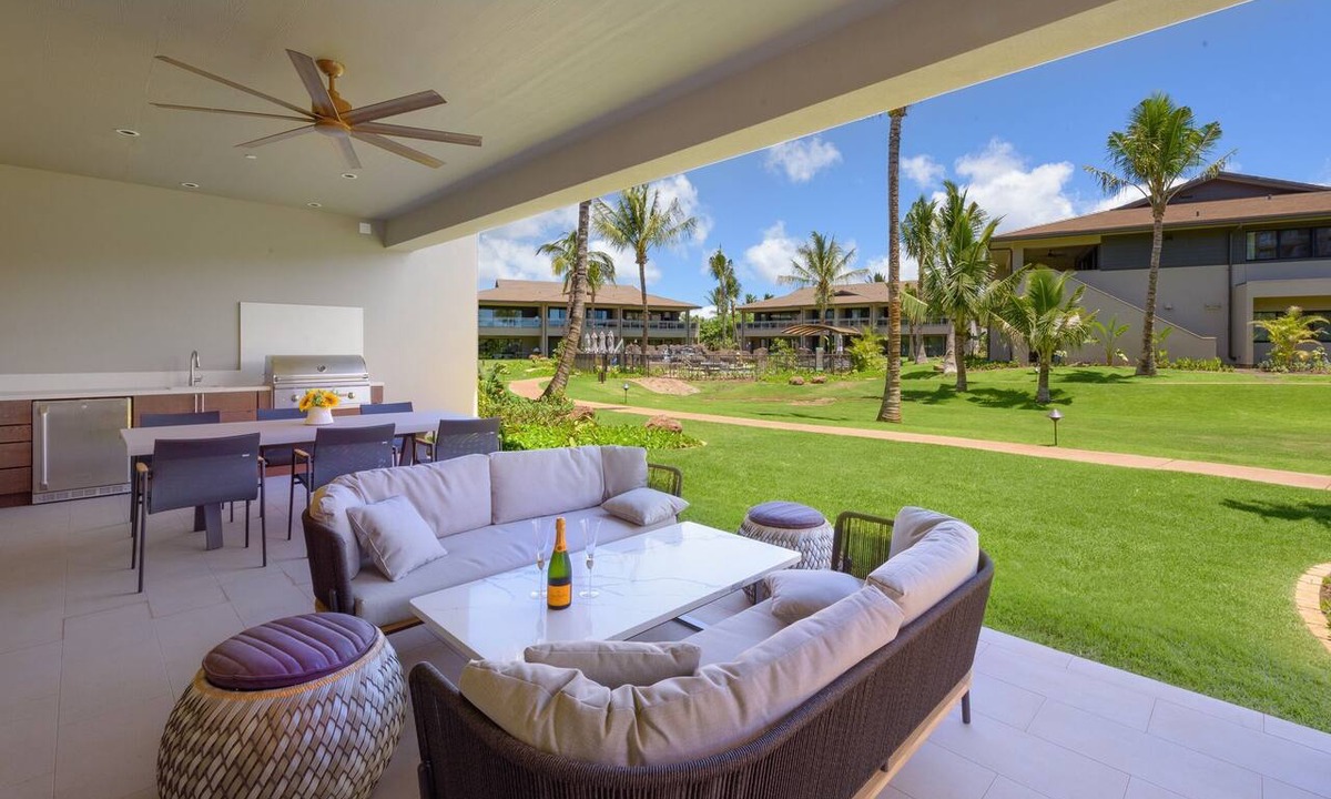 Honokowai Villa | KLVR welcomes you to Honua Kai Luana Oceanfront Resort Resort & POOL view