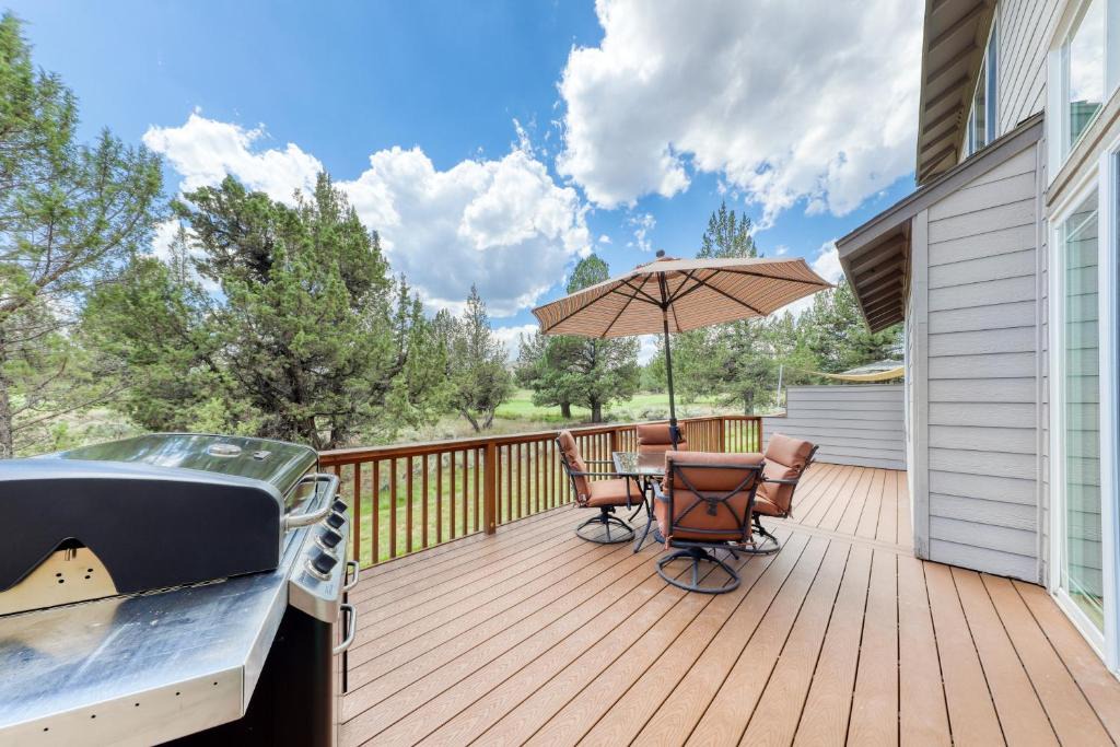 Redmond House | Lofty Pheasant Retreat