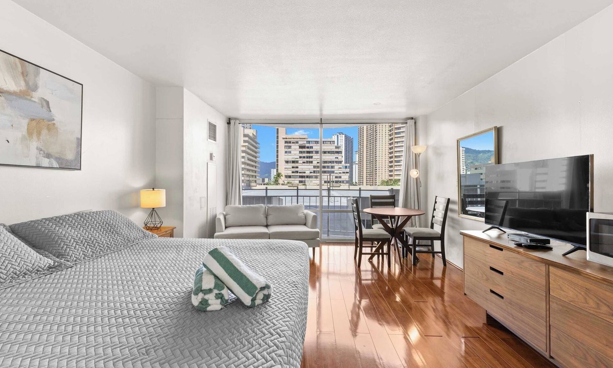 Waikiki Condo | Lovely Waikiki studio mins from the beach