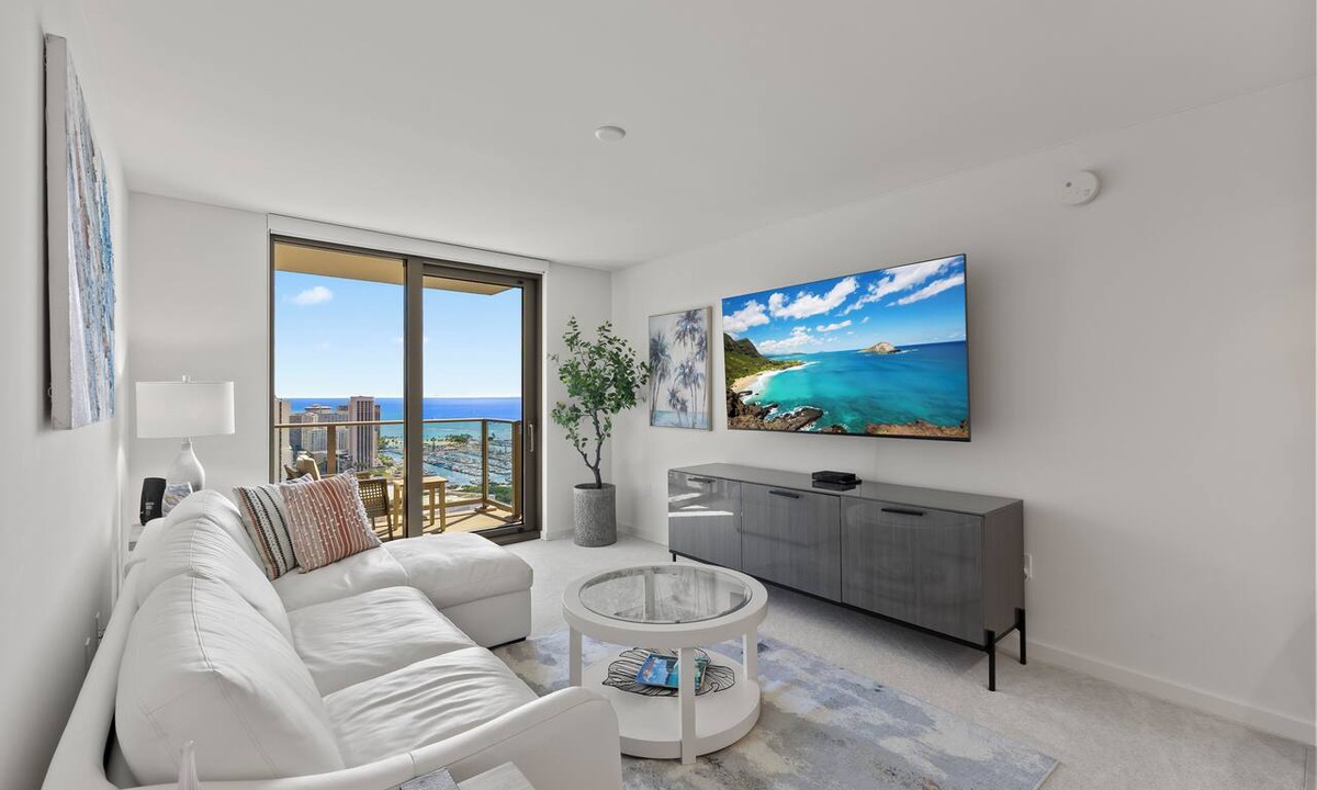 Ala Moana Condo | Lux Sky Ala Moana 39th Fl Modern Monthly Suite/Walk to the mall, Magic Island