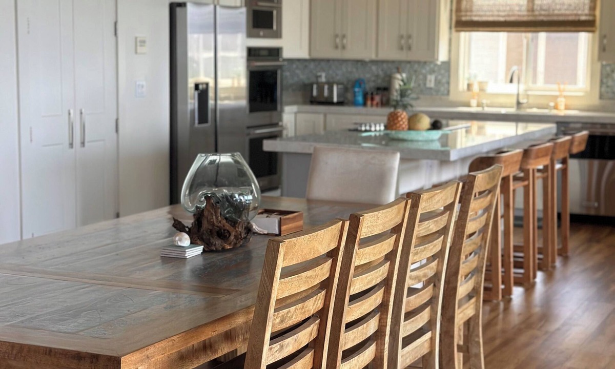 Mokuleia House | Luxury Beachfront Retreat on Oahu's North Shore - 5 Bedrooms and Ocean Views